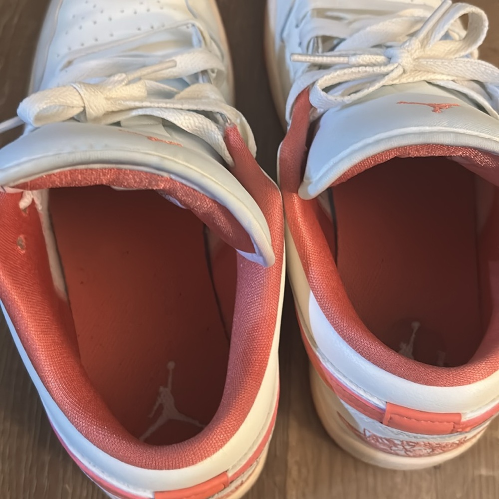 Women Nike  Jordan Shoes Size 9.5 Almost New Color White And Pink. - Picture 12 of 13